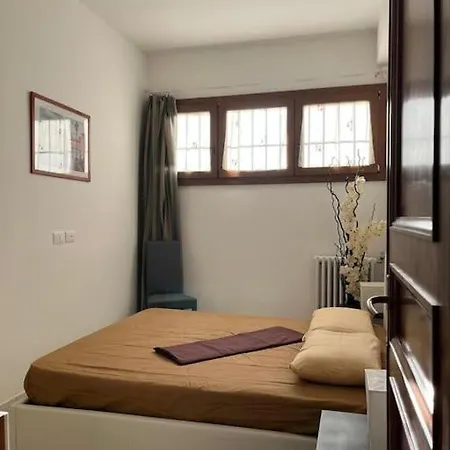 Ferienwohnung Bilocale Confortevole A Due Passi Dalla Stazione Florenz Exterior foto