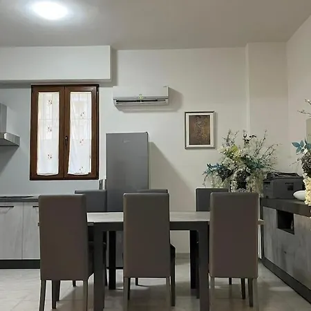 Ferienwohnung Bilocale Confortevole A Due Passi Dalla Stazione Florenz Exterior foto