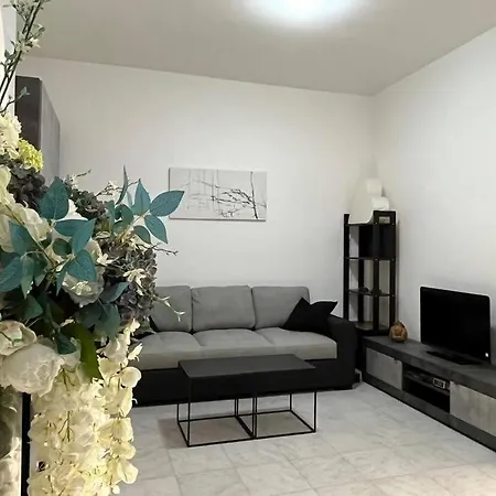 Ferienwohnung Bilocale Confortevole A Due Passi Dalla Stazione Florenz Exterior foto