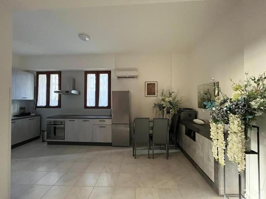 Bilocale Confortevole A Due Passi Dalla Stazione Apartment Florence
